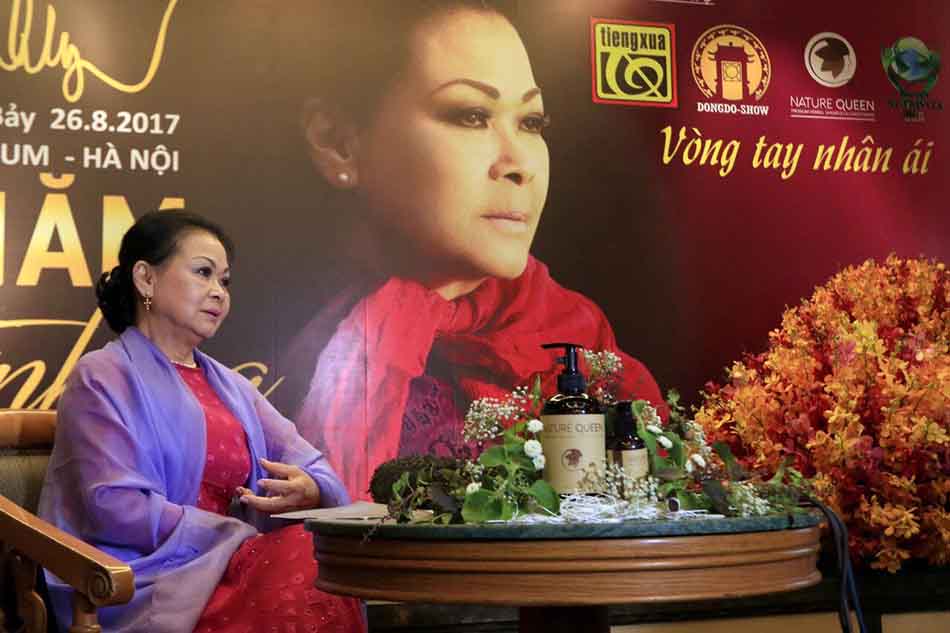 Nature Queen đồng hành cùng "Khánh Ly 55 năm hát tình ca" nhằm gây quỹ từ thiện cho dự án "Vòng tay nhân ái"